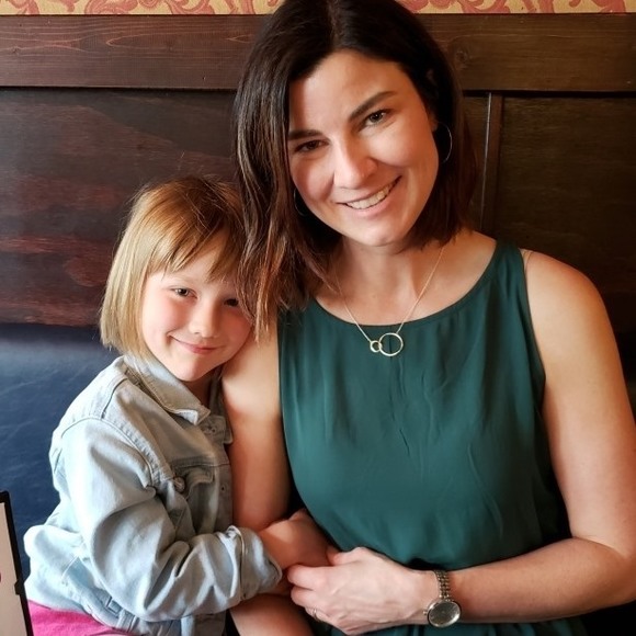 Meet your Posher, Amanda - Picture 1 of 1